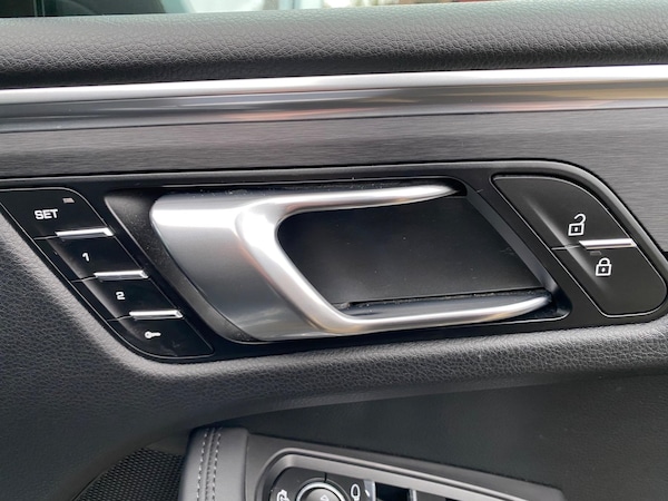 Used Porsche Macan 2020 for sale - 73118763: Photo 49