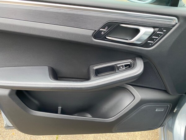 Used Porsche Macan 2020 for sale - 73118763: Photo 52