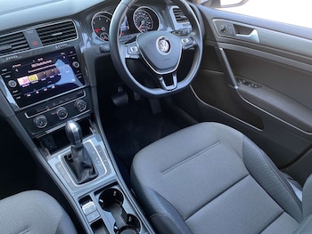 Used Volkswagen Golf 2019 for sale - 78849127: Photo