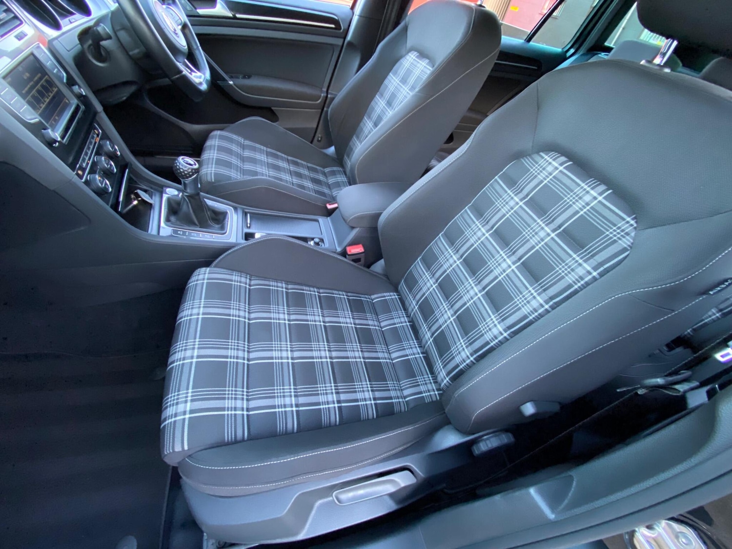 Used Volkswagen Golf 2017 for sale - 76727230: Photo 24