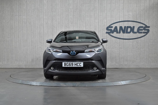 Used Toyota C-HR 2019 for sale - 74799534: Photo 2
