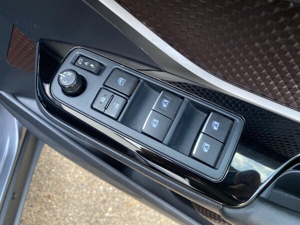 Used Toyota C-HR 2019 for sale - 74799534: Photo 43