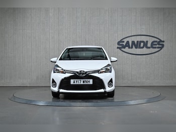 Used Toyota Yaris 2017 for sale - 77082081: Photo