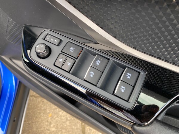 Used Toyota C-HR 2019 for sale - 74725768: Photo 42