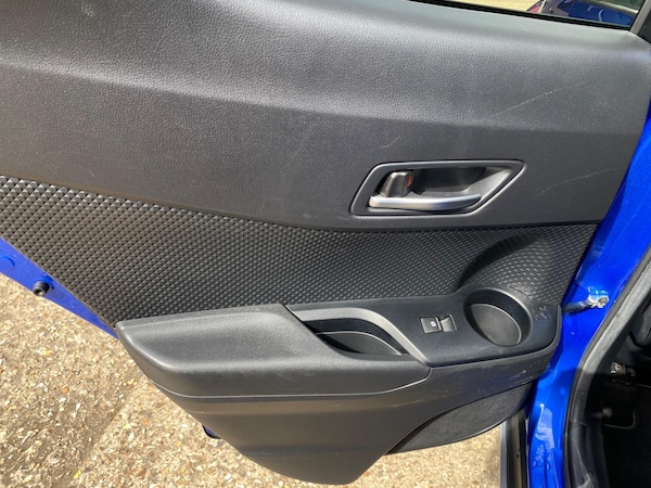 Used Toyota C-HR 2019 for sale - 74725768: Photo 44