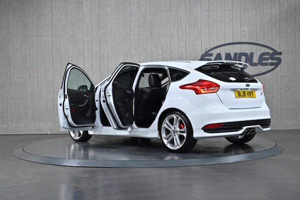 Used Ford Focus 2018 for sale - 75363939: Photo 11