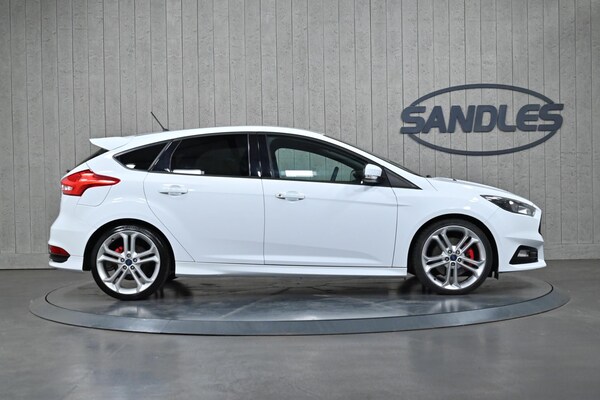 Used Ford Focus 2018 for sale - 75363939: Photo 3