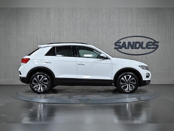 Used Volkswagen T-Roc 2021 for sale - 77131860: Photo