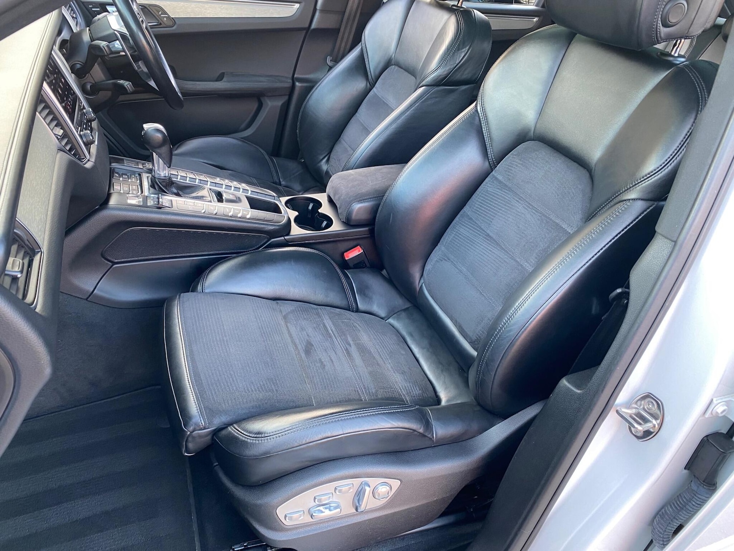 Used Porsche Macan 2017 for sale - 76913388: Photo 26