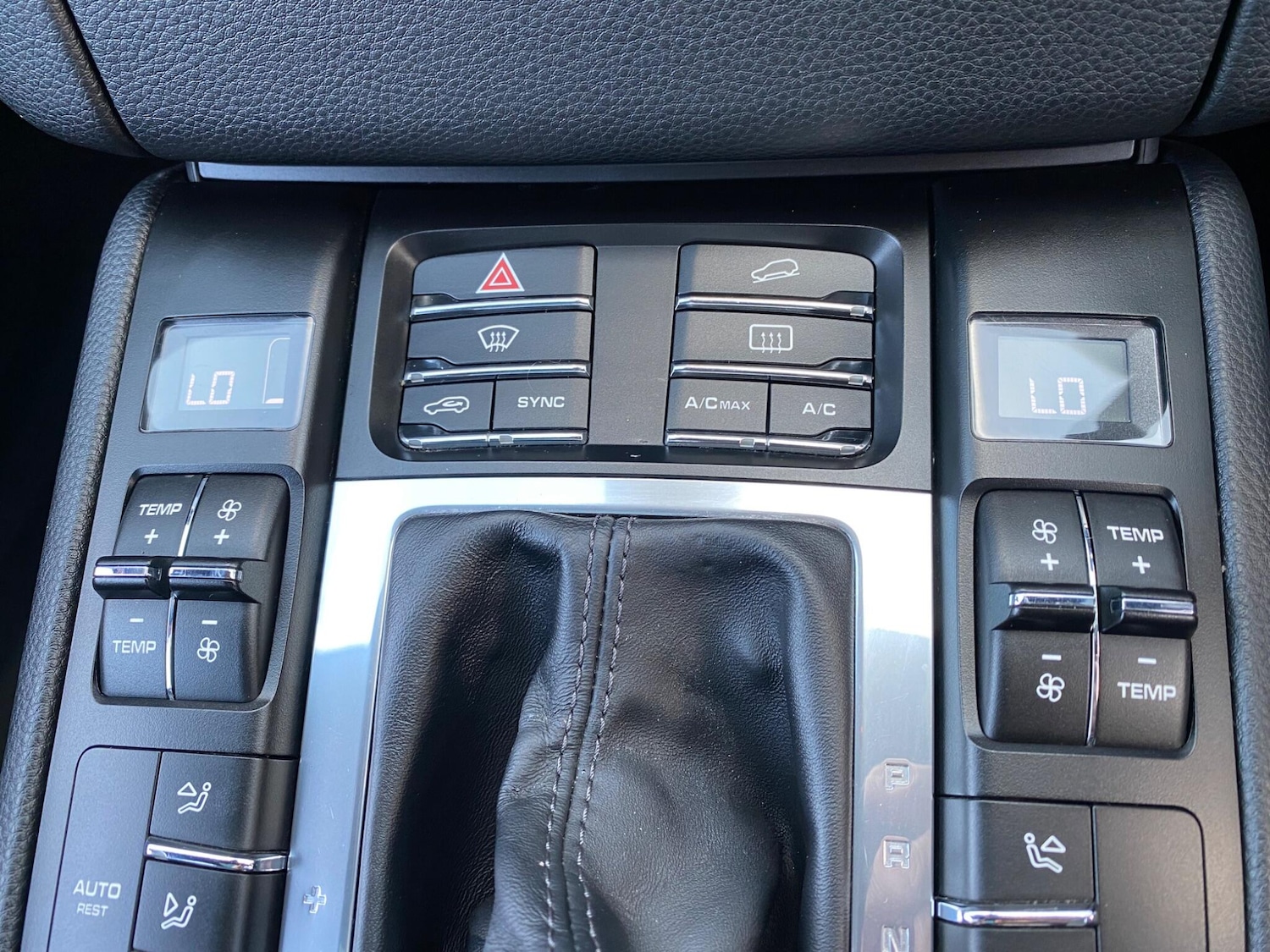 Used Porsche Macan 2017 for sale - 76913388: Photo 43