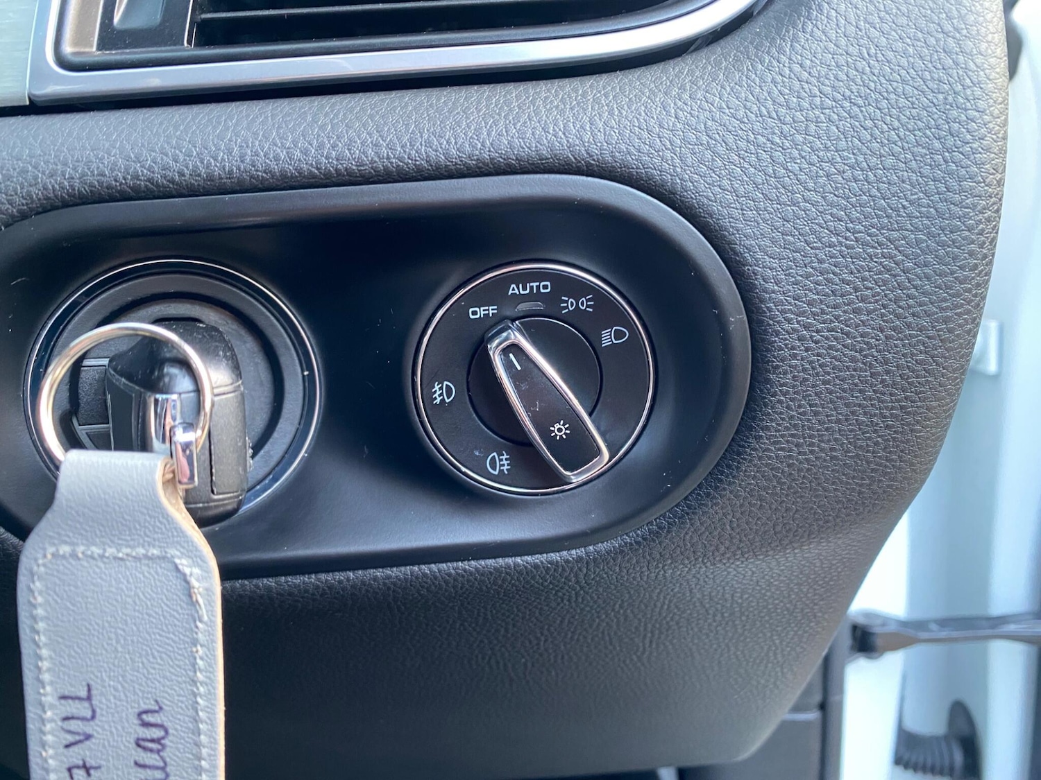 Used Porsche Macan 2017 for sale - 76913388: Photo 50