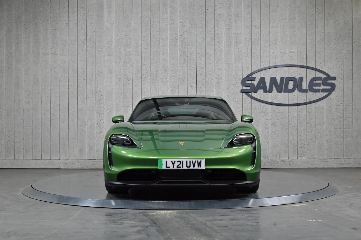 Used Porsche Taycan for sale - 77940602: Photo 2