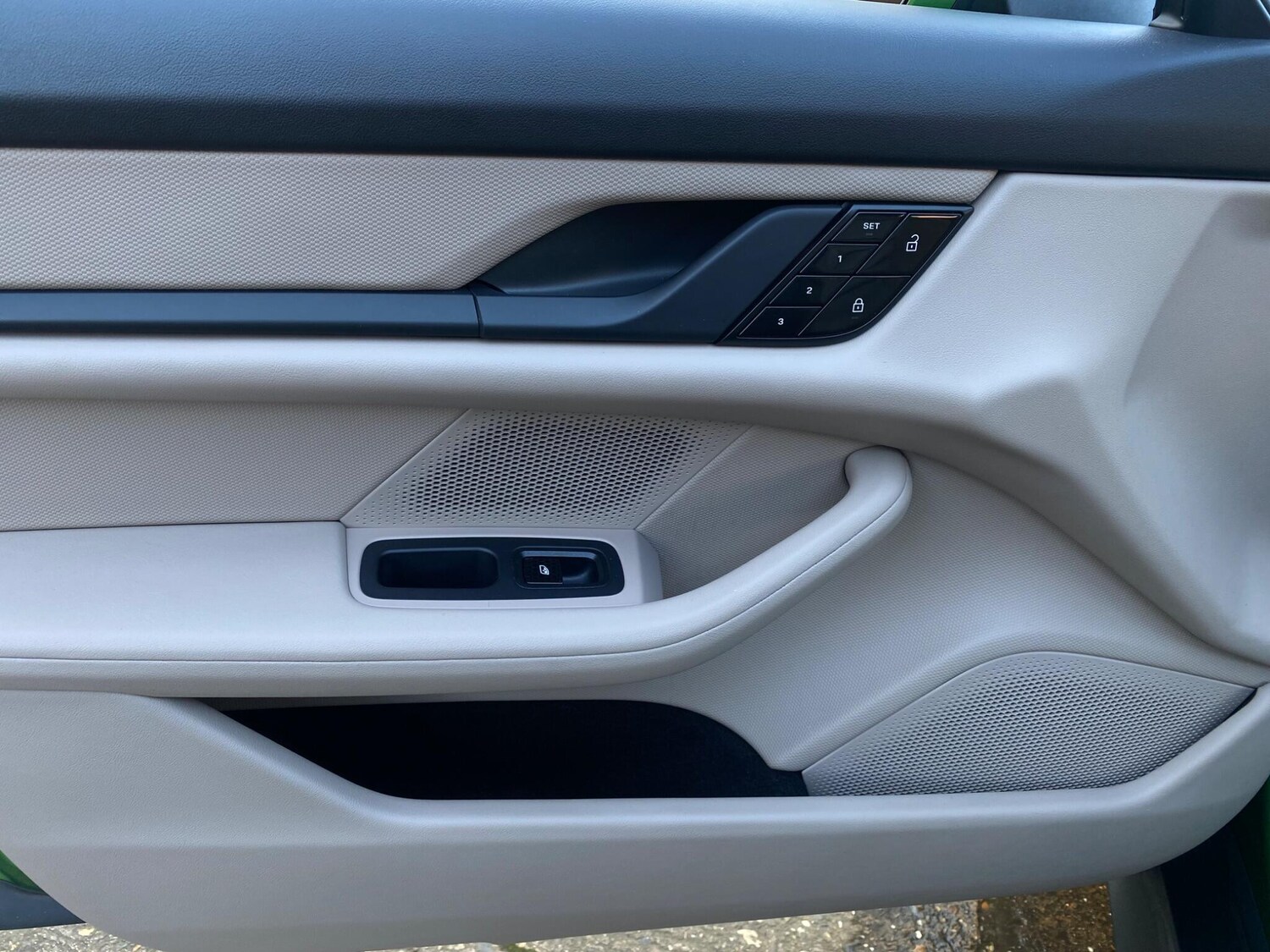 Used Porsche Taycan for sale - 77940602: Photo 51