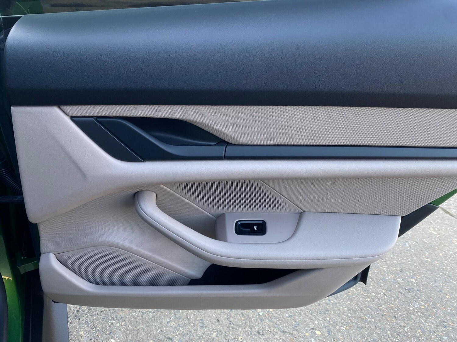 Used Porsche Taycan for sale - 77940602: Photo 52