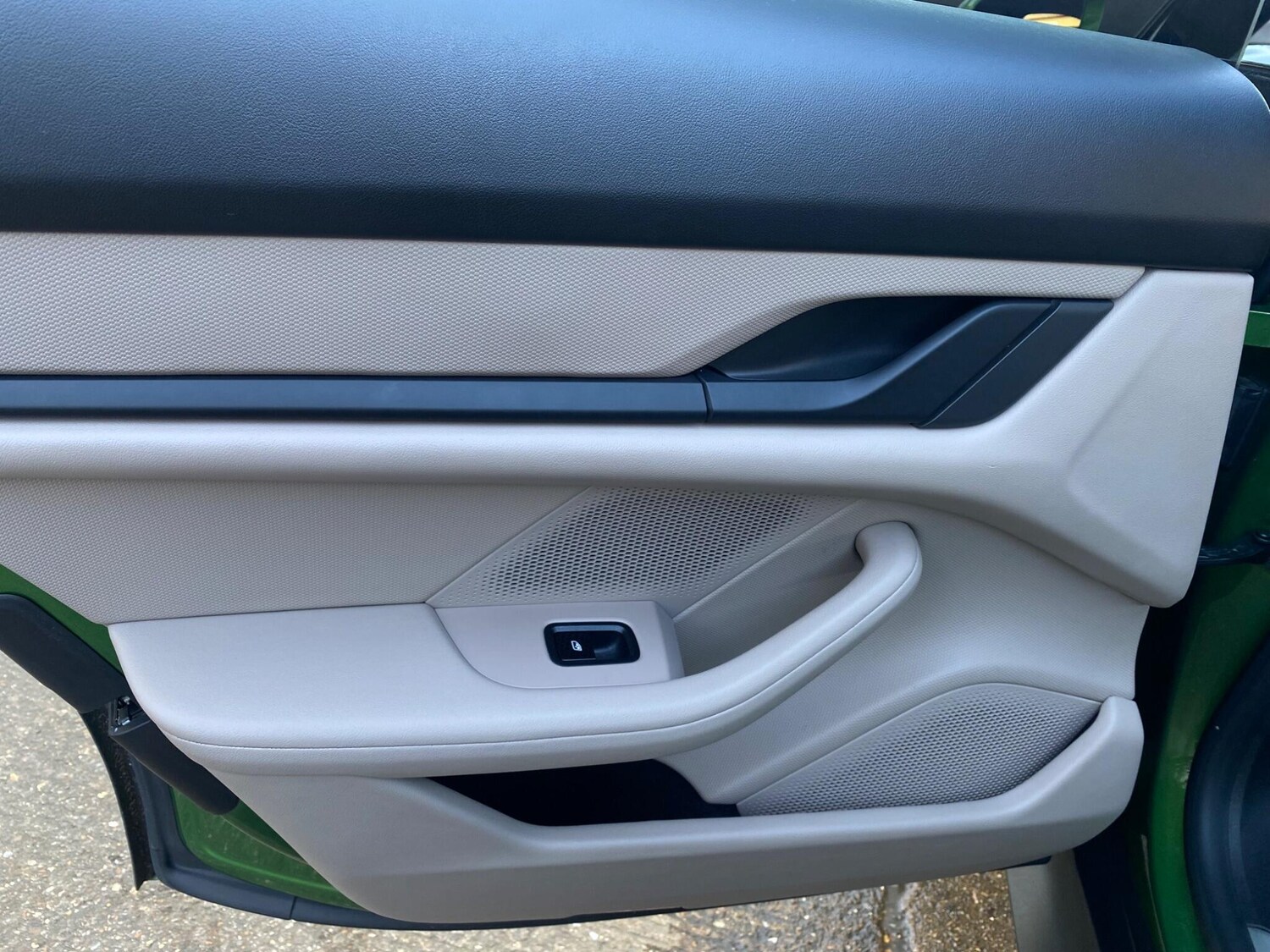 Used Porsche Taycan for sale - 77940602: Photo 53