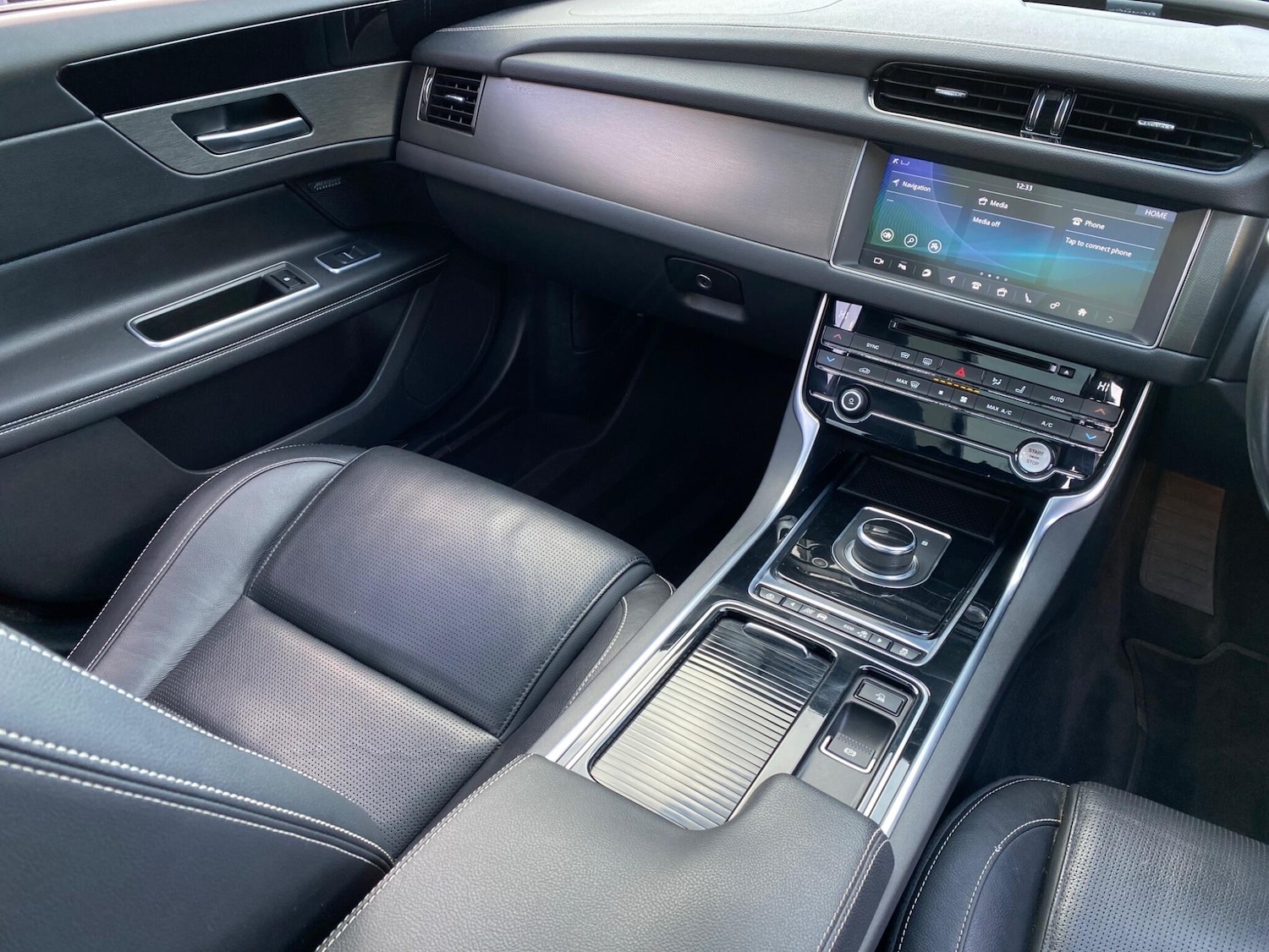 Used Jaguar XF 2019 for sale - 77440130: Photo 28