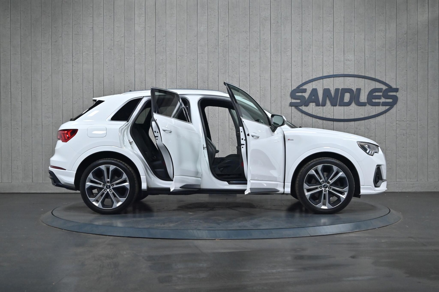 Used Audi Q3 2019 for sale - 76214727: Photo 10