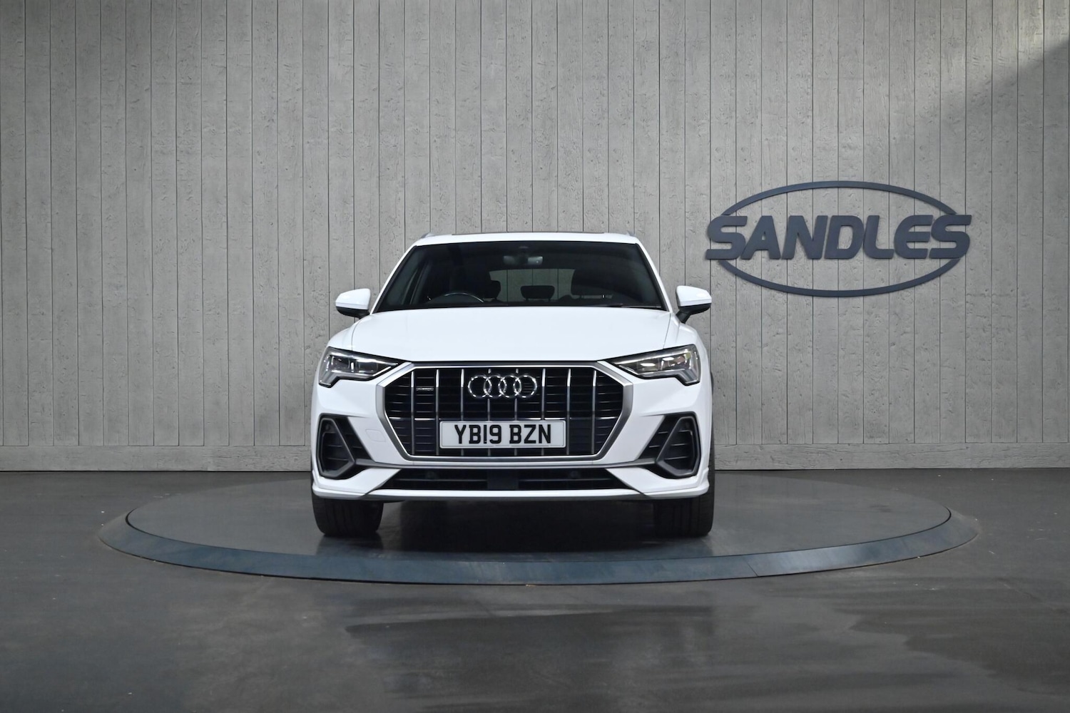 Used Audi Q3 2019 for sale - 76214727: Photo 2