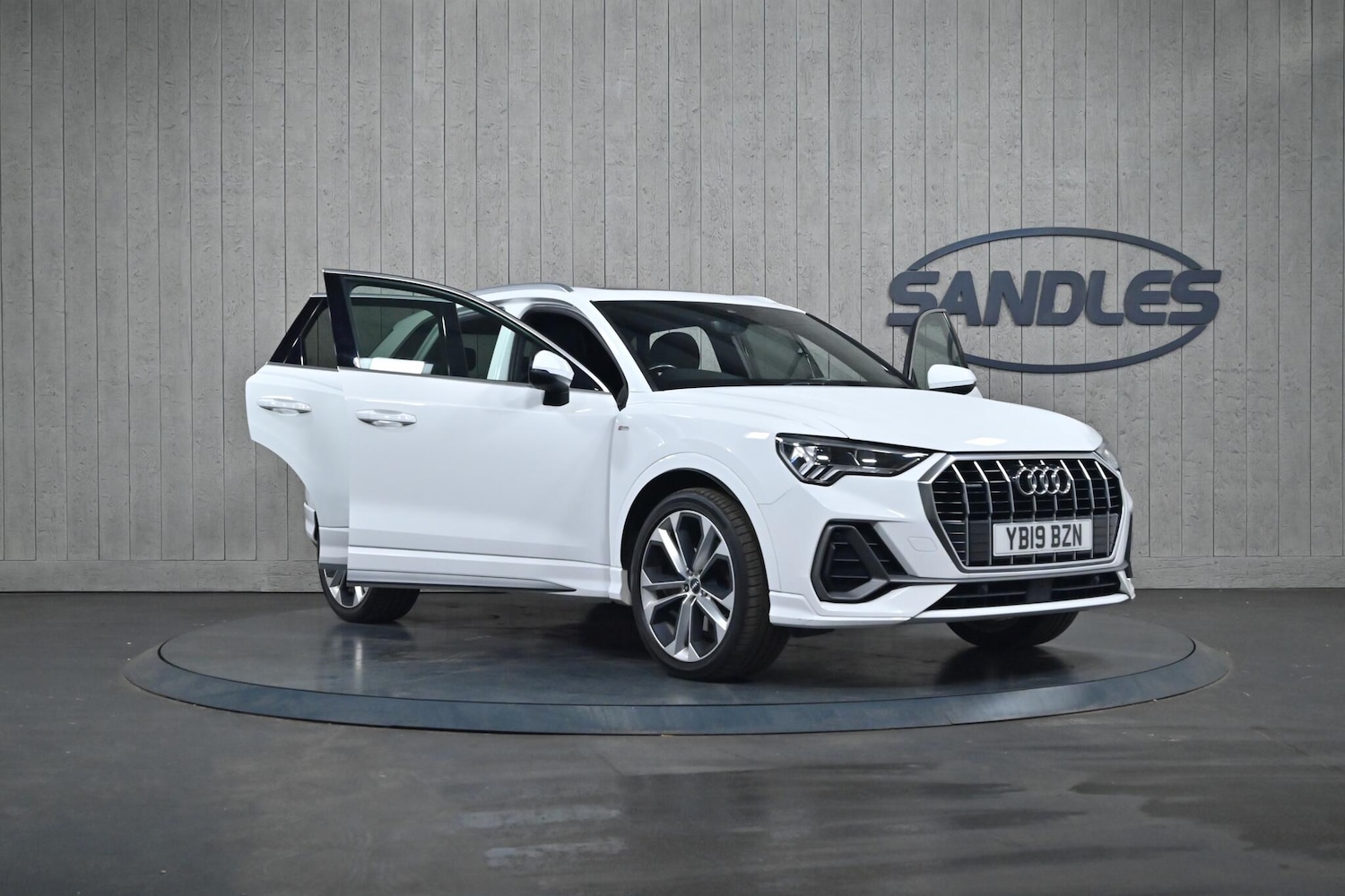 Used Audi Q3 2019 for sale - 76214727: Photo 8