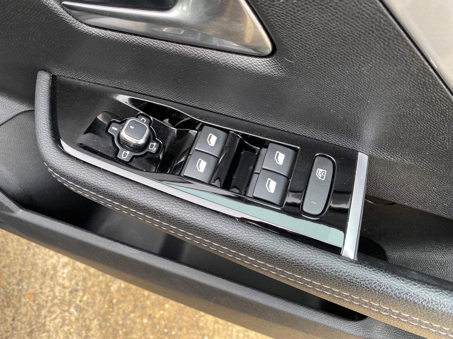 Used Vauxhall Astra 2024 for sale - 76388702: Photo 45