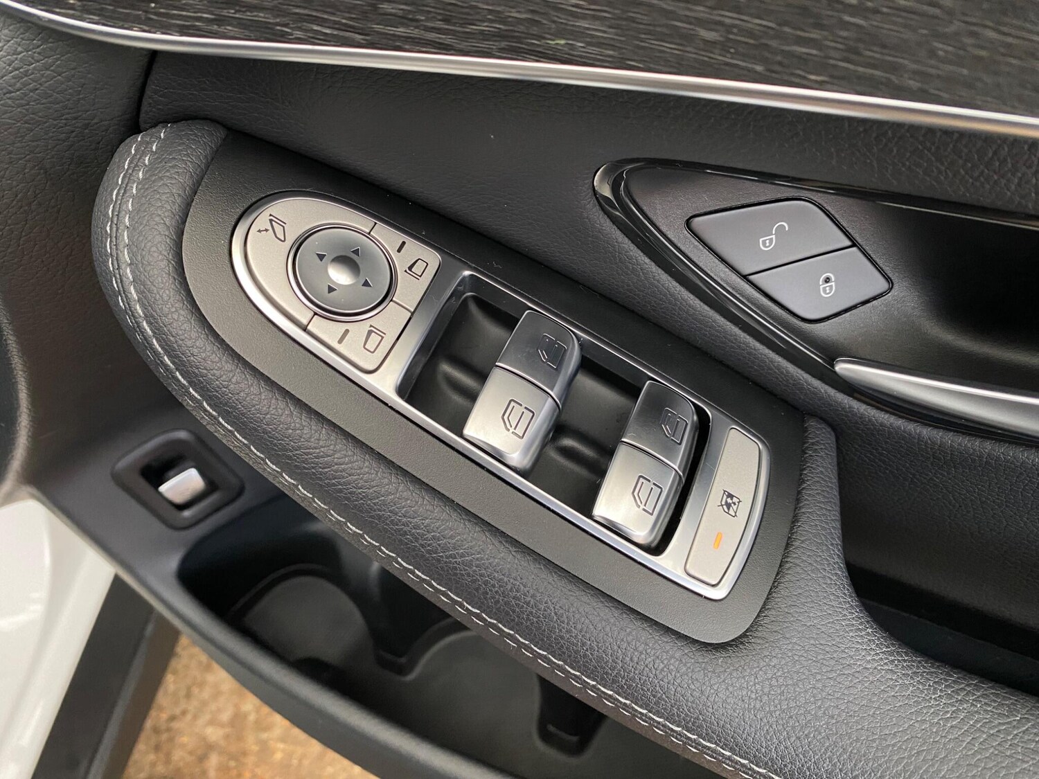 Used Mercedes-Benz GLC 2020 for sale - 76043290: Photo 50