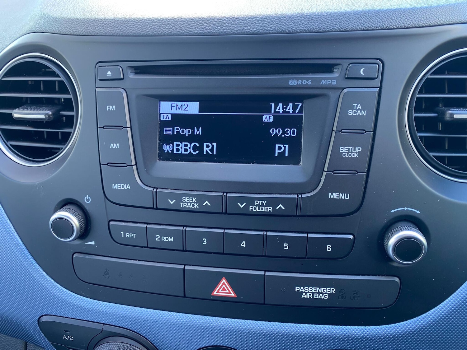 Used Hyundai i10 2015 for sale - 75696824: Photo 30