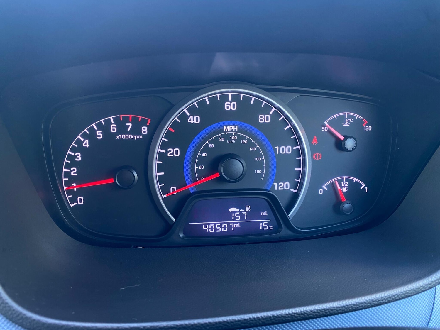 Used Hyundai i10 2015 for sale - 75696824: Photo 40