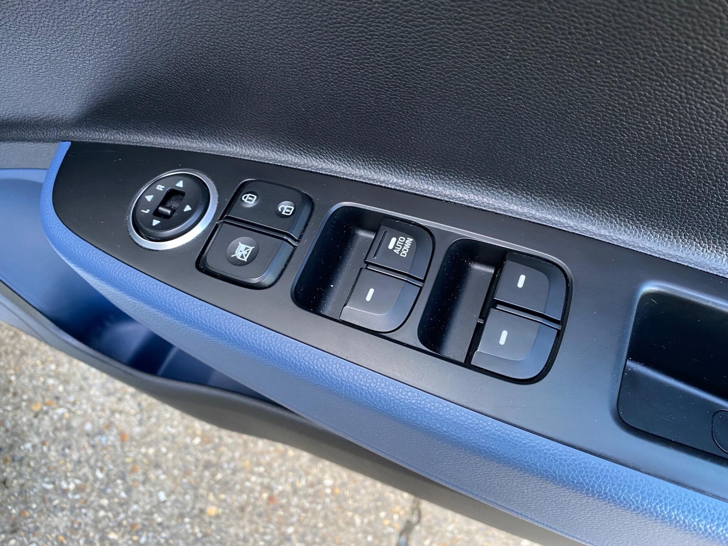 Used Hyundai i10 2015 for sale - 75696824: Photo 42