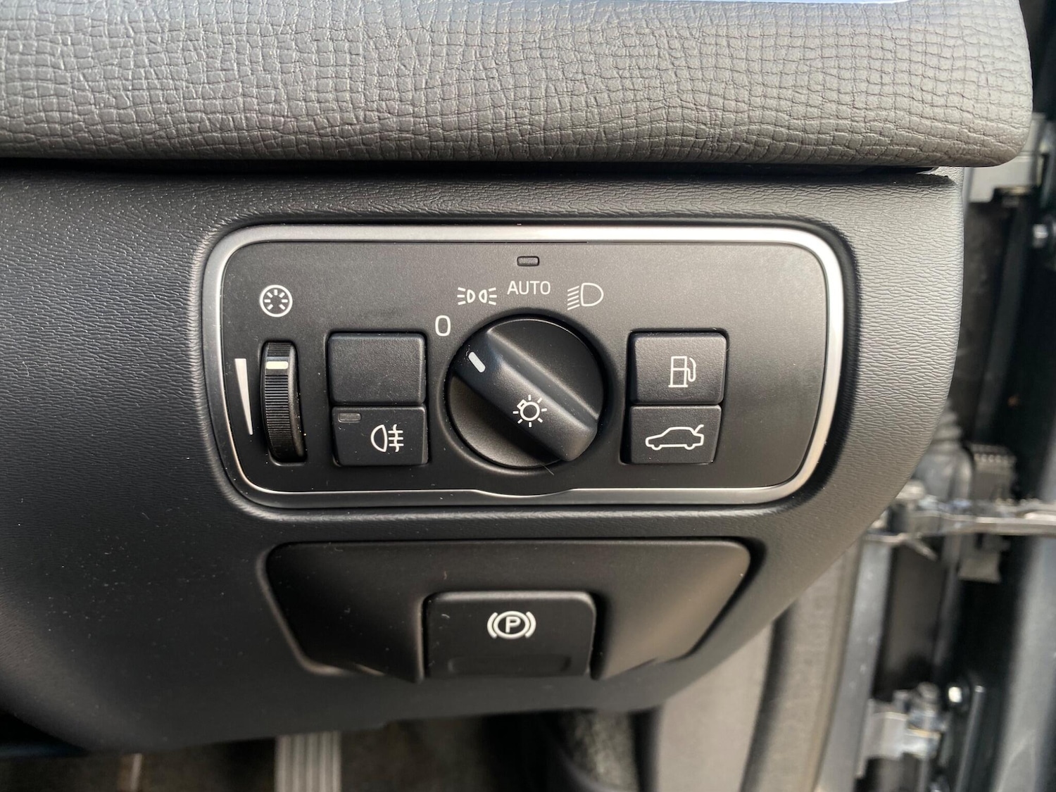 Used Volvo XC60 2016 for sale - 76336809: Photo 47