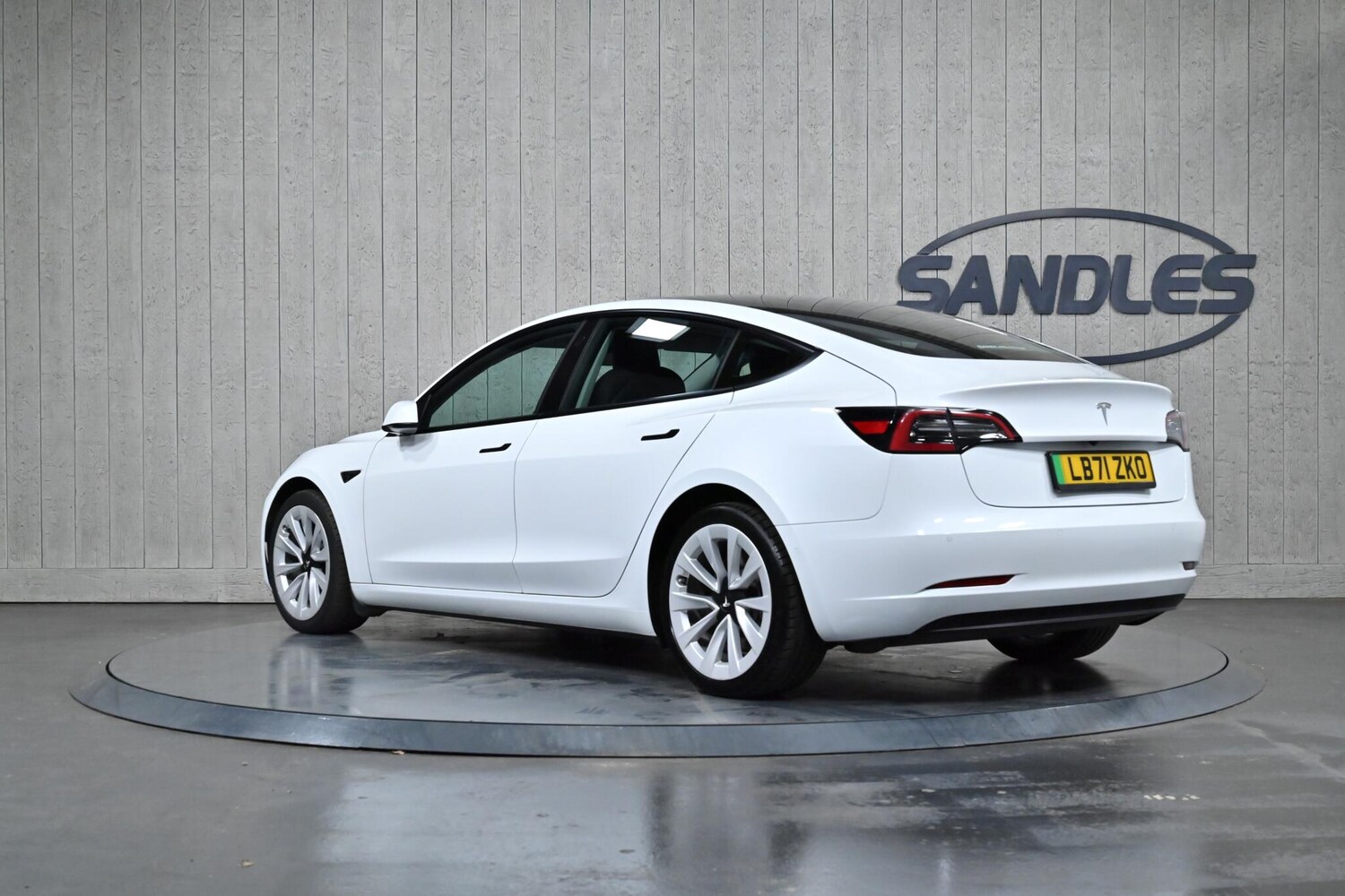 Used Tesla Model 3 2021 for sale - 76850023: Photo 4