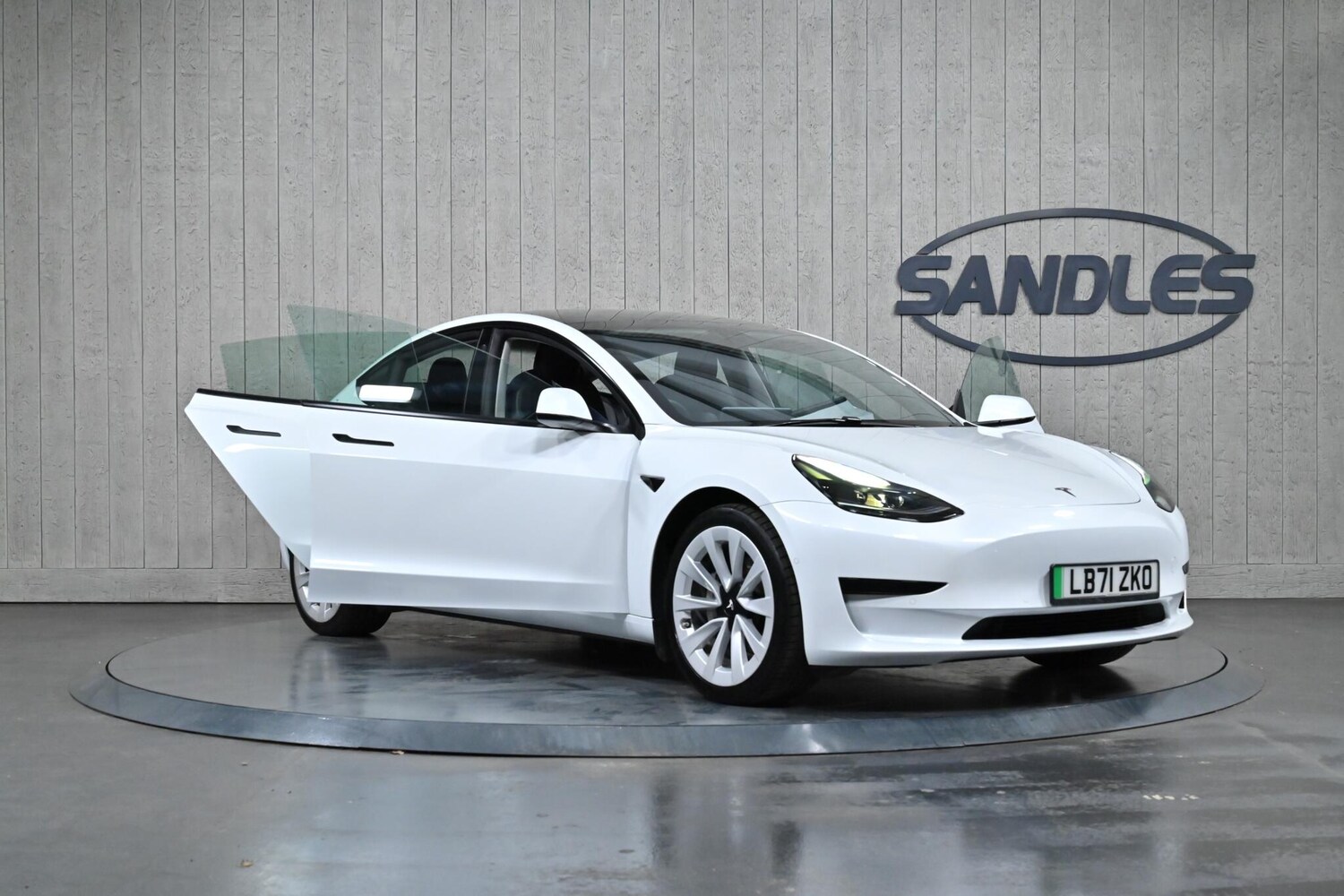 Used Tesla Model 3 2021 for sale - 76850023: Photo 9