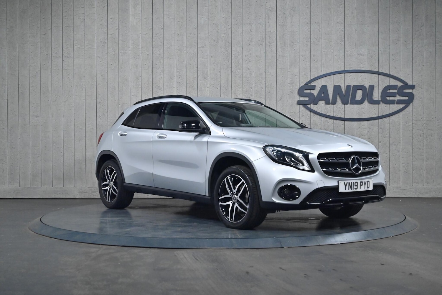 Used Mercedes-Benz GLA 2019 for sale - 76189465: Photo 1