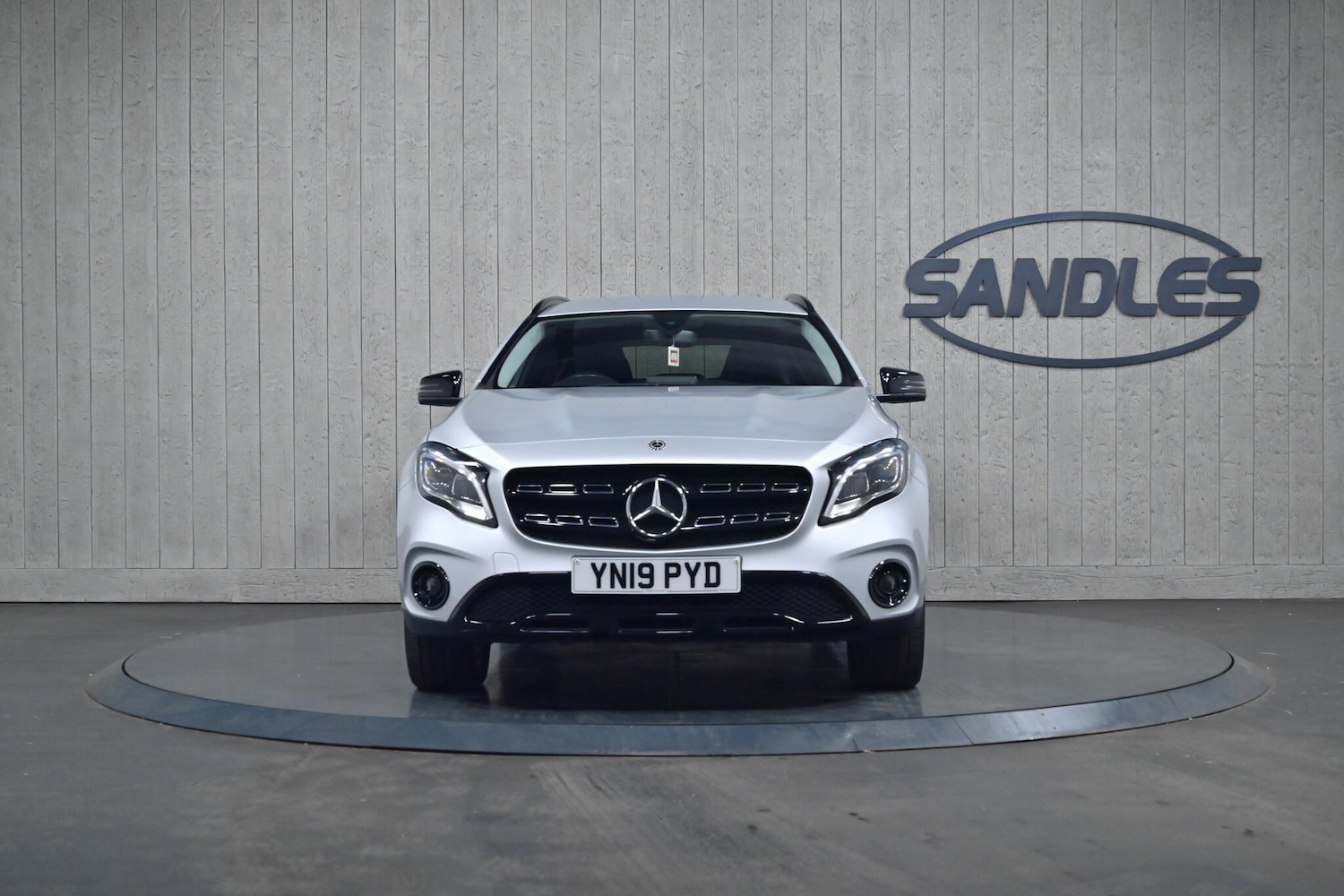 Used Mercedes-Benz GLA 2019 for sale - 76189465: Photo 2