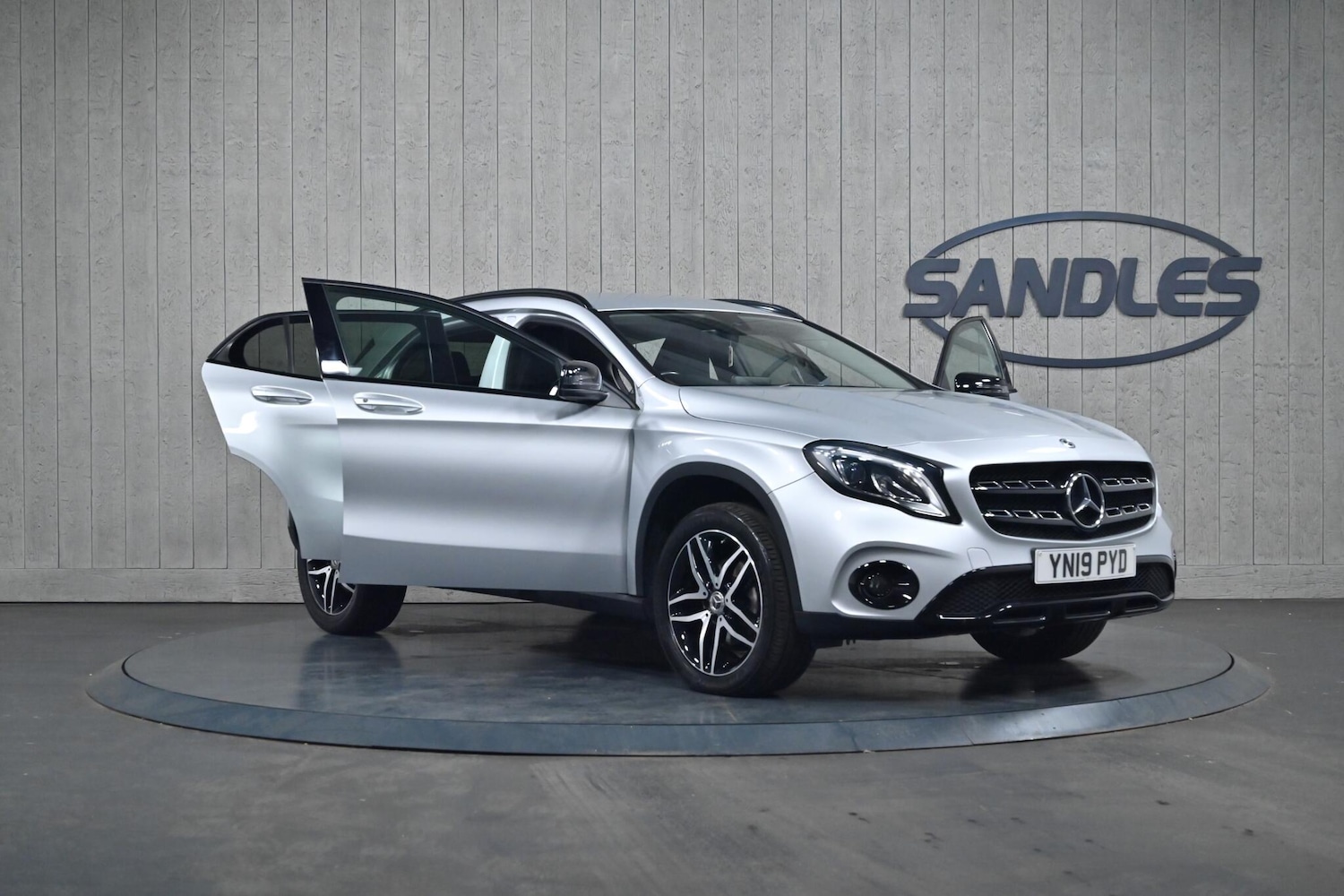 Used Mercedes-Benz GLA 2019 for sale - 76189465: Photo 8
