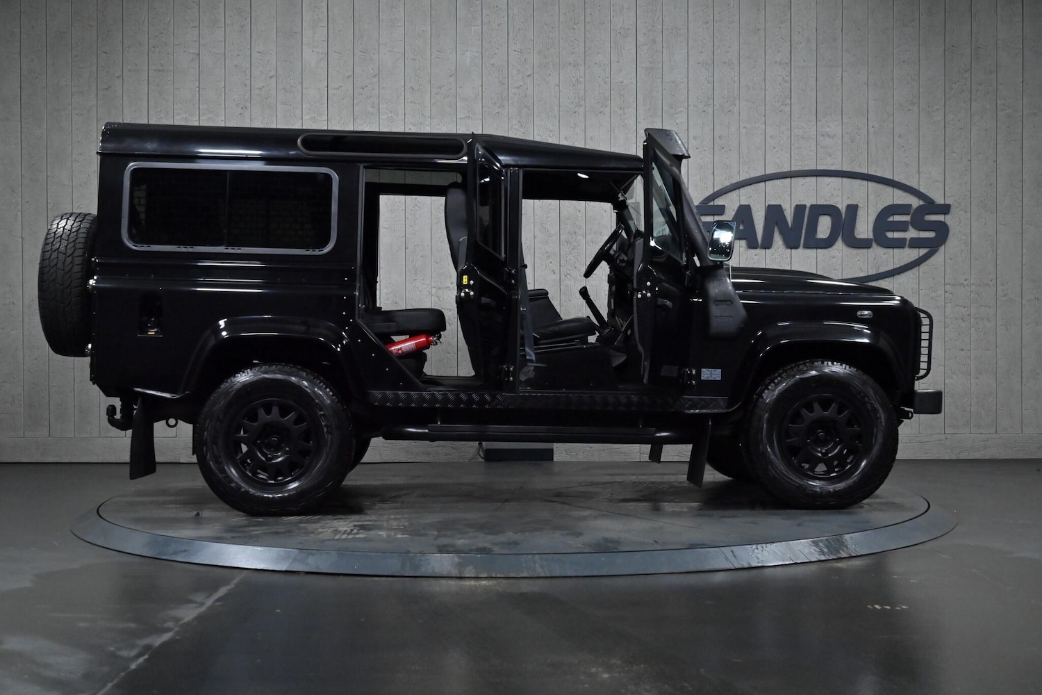 Used Land Rover Defender 110 for sale - 77215870: Photo 10