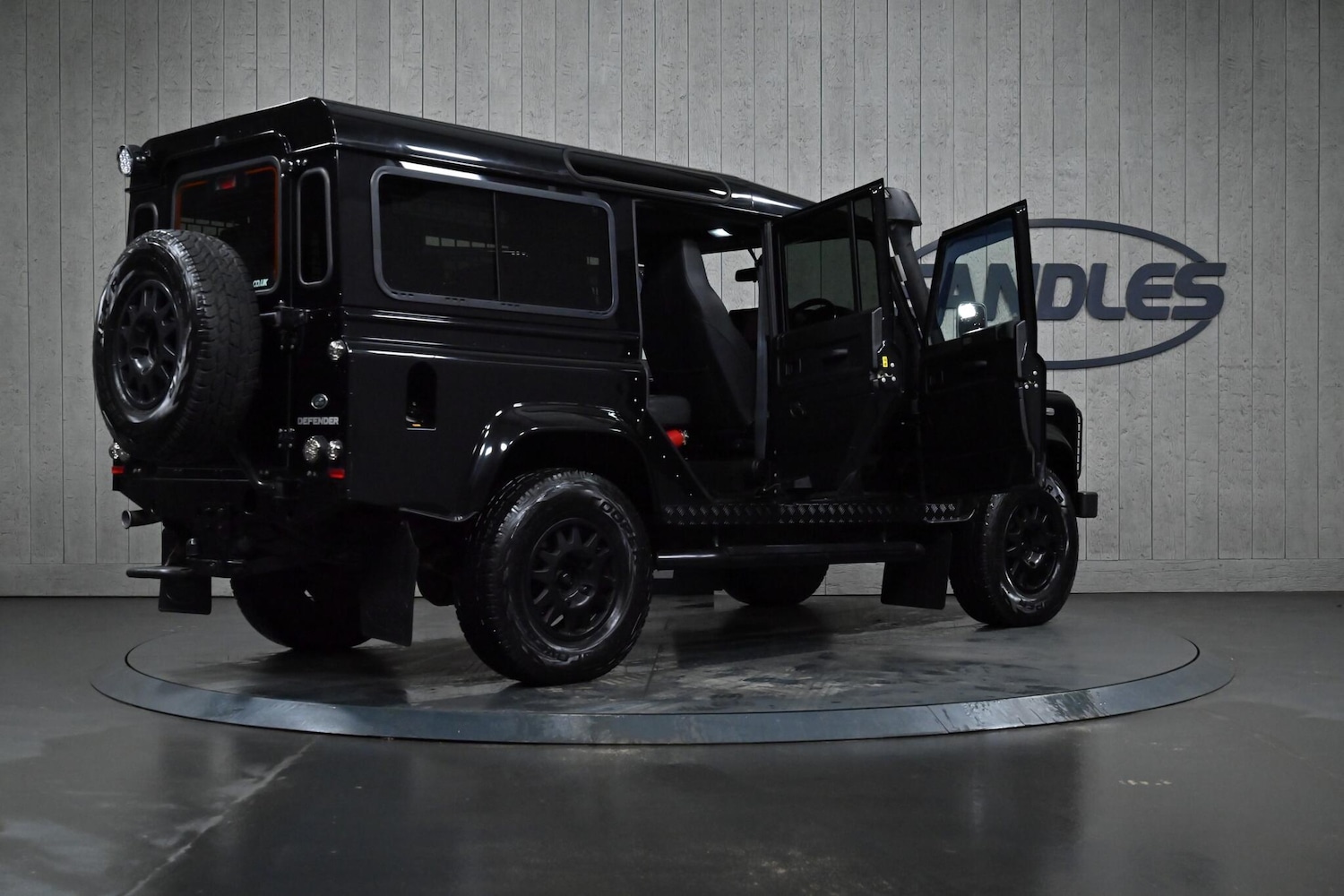 Used Land Rover Defender 110 for sale - 77215870: Photo 13