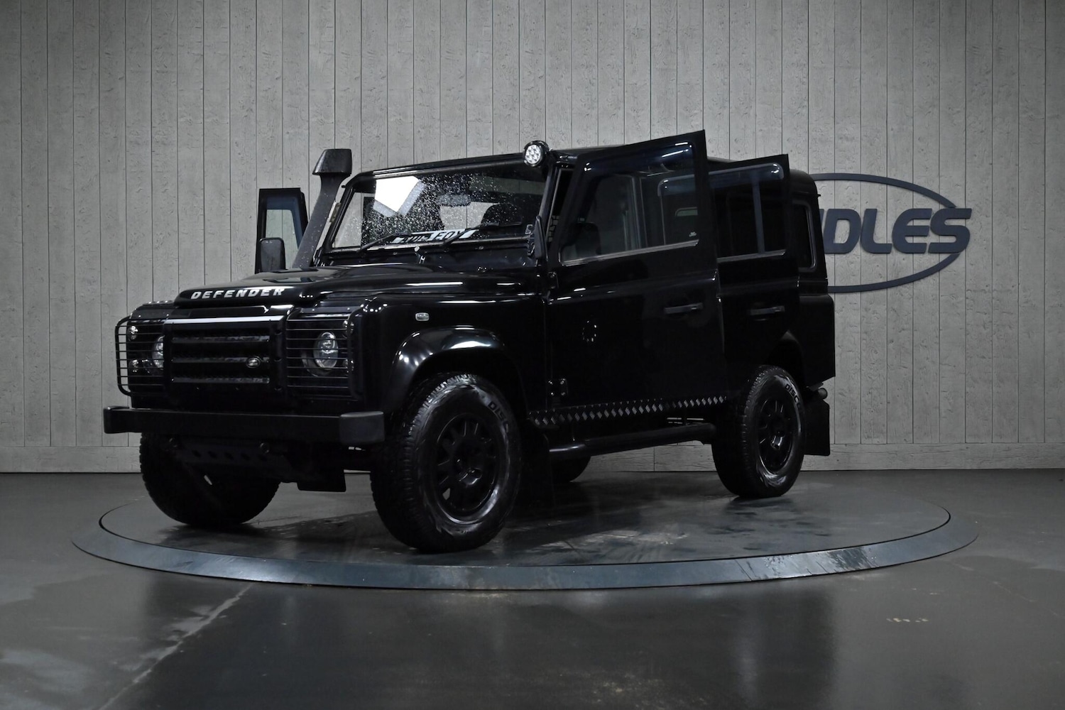 Used Land Rover Defender 110 for sale - 77215870: Photo 14