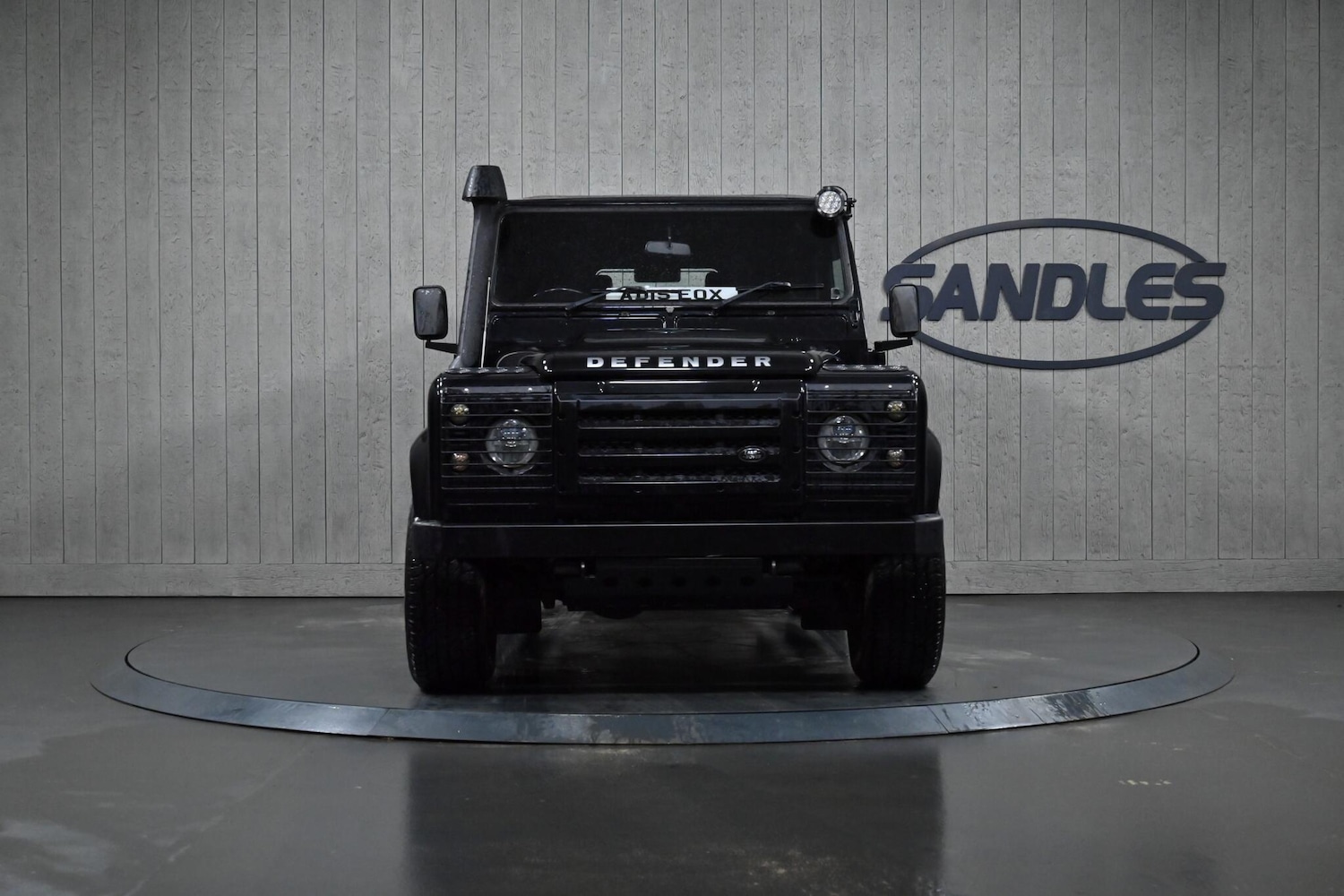 Used Land Rover Defender 110 for sale - 77215870: Photo 2