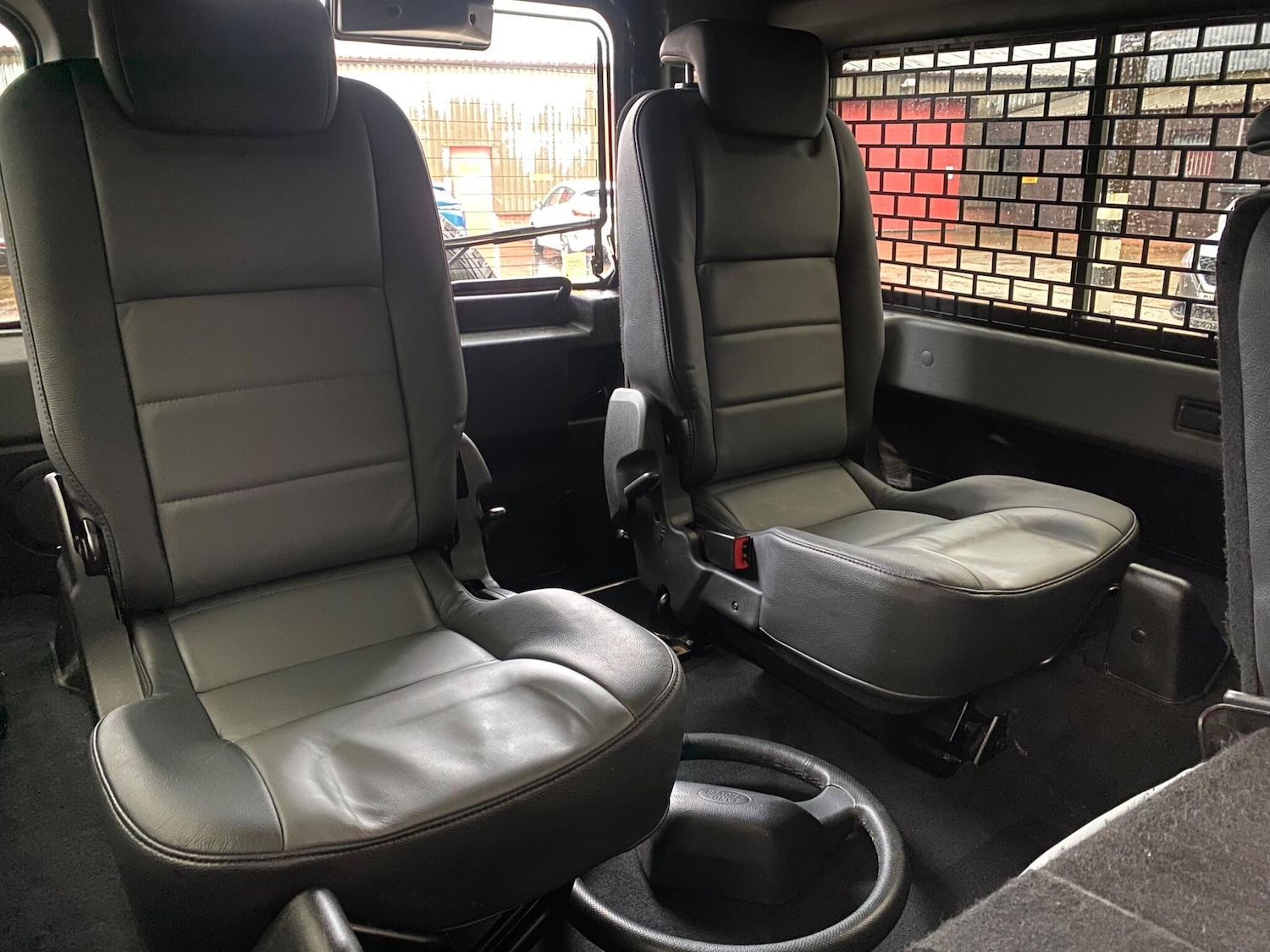 Used Land Rover Defender 110 for sale - 77215870: Photo 33