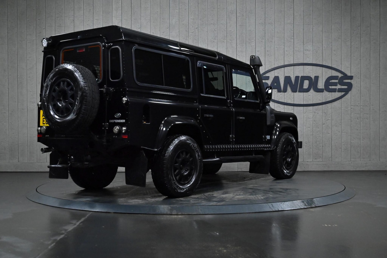 Used Land Rover Defender 110 for sale - 77215870: Photo 6