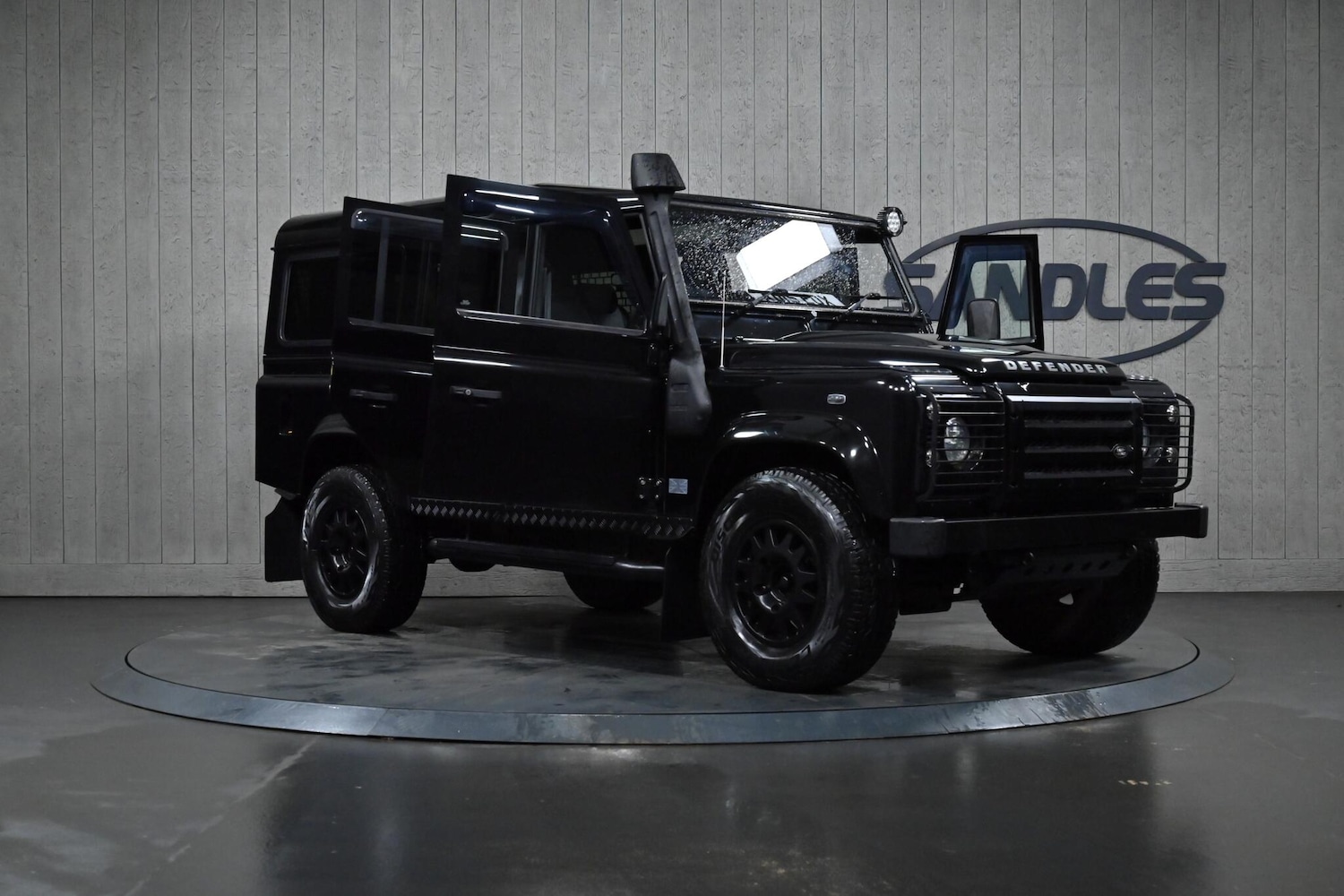 Used Land Rover Defender 110 for sale - 77215870: Photo 8