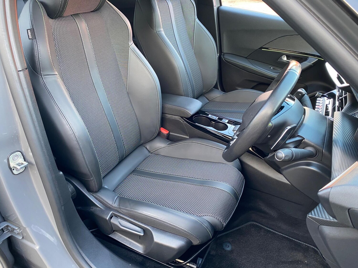 Used Peugeot 2008 2023 for sale - 76832746: Photo 25