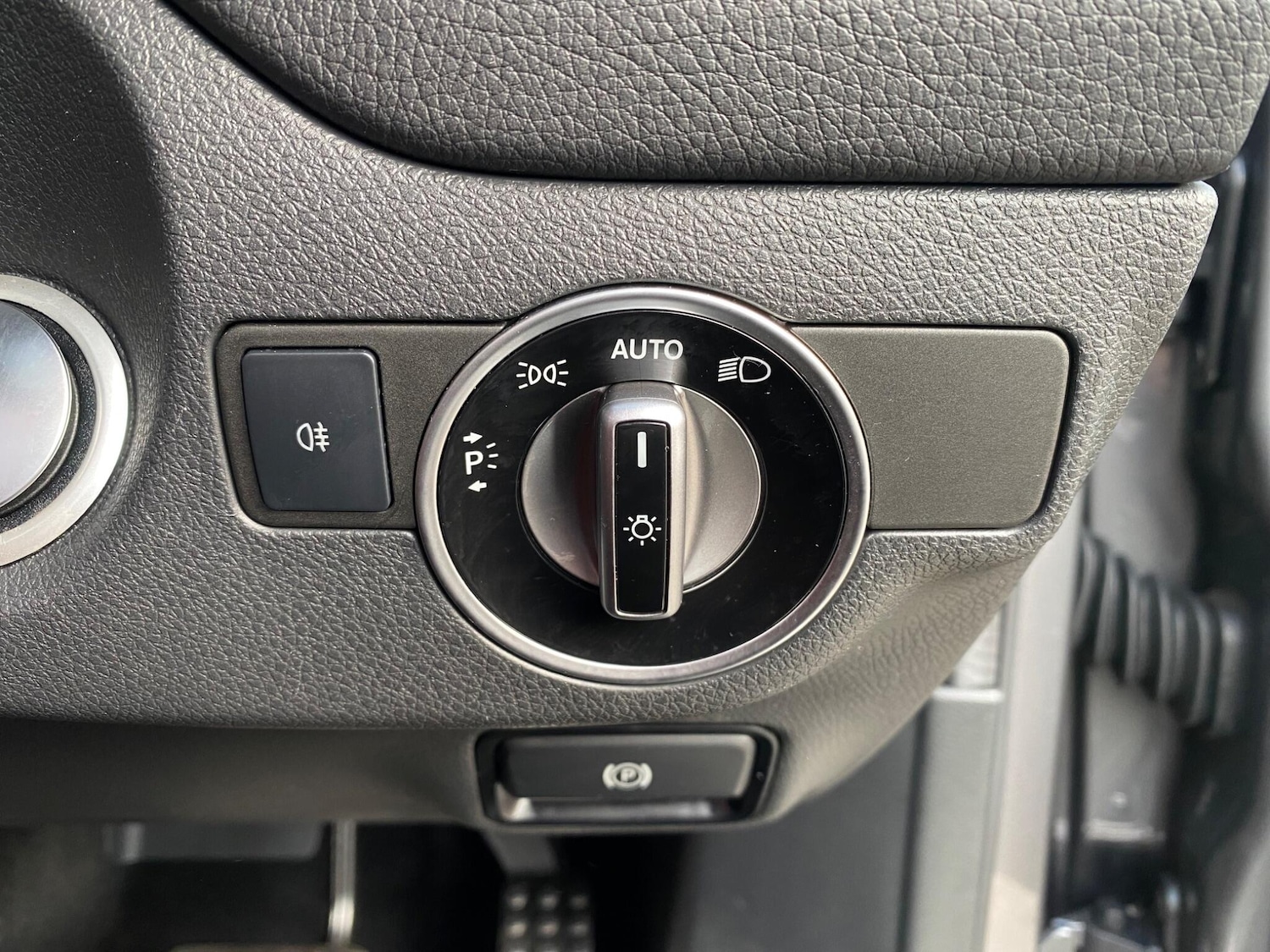 Used Mercedes-Benz GLA 2019 for sale - 75941557: Photo 50