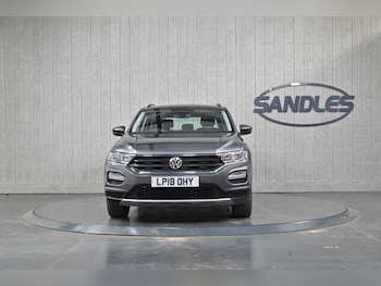 Used Volkswagen T-Roc 2018 for sale - 78767262: Photo