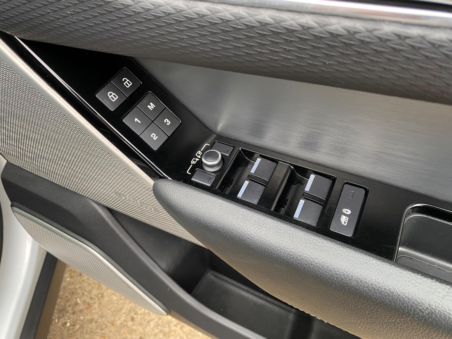 Used Land Rover Range Rover Velar 2021 for sale - 76499346: Photo 50