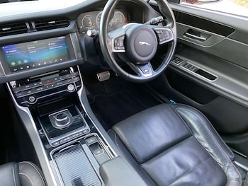 Used Jaguar XF 2019 for sale - 78577569: Photo