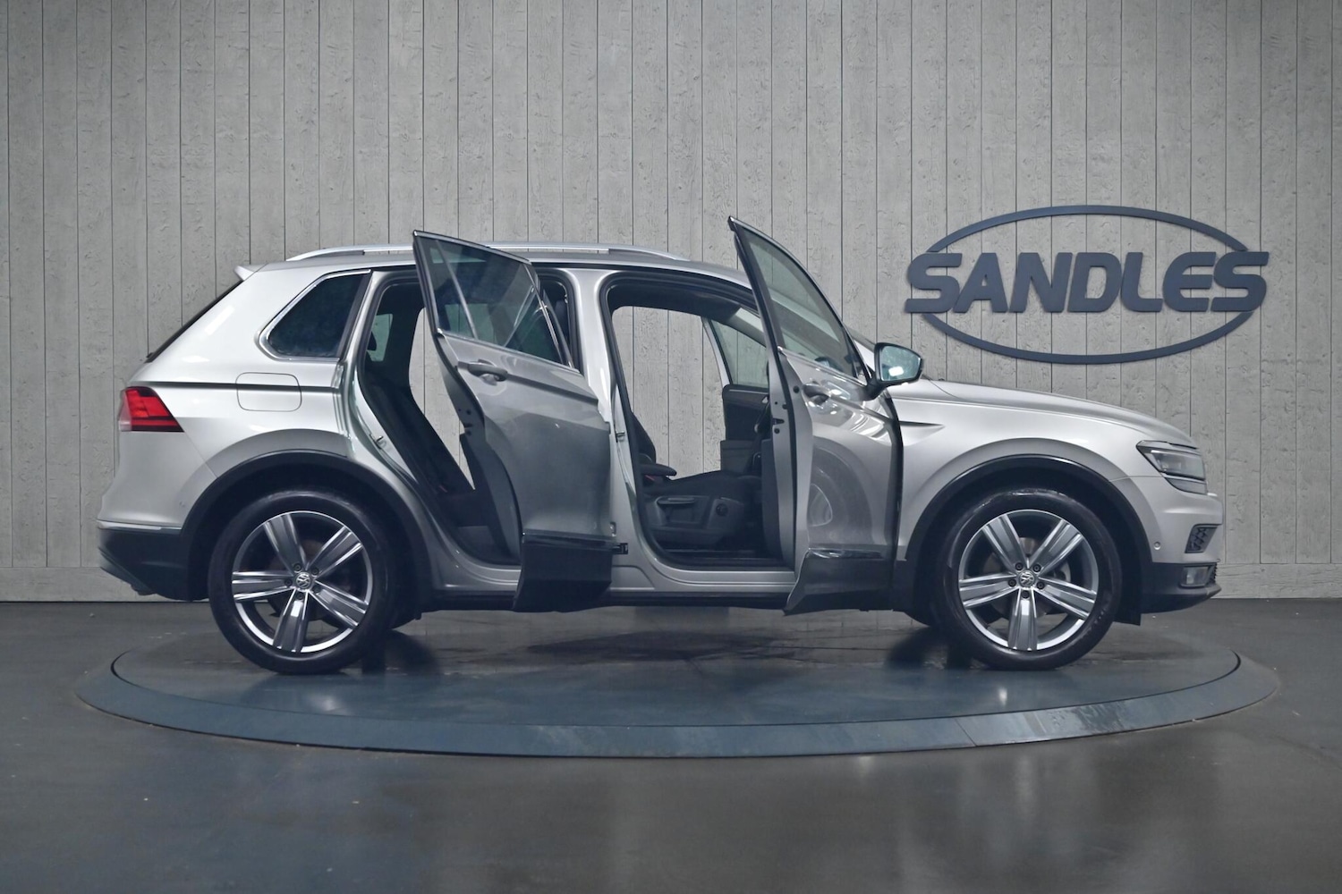 Used Volkswagen Tiguan 2019 for sale - 76026434: Photo 10