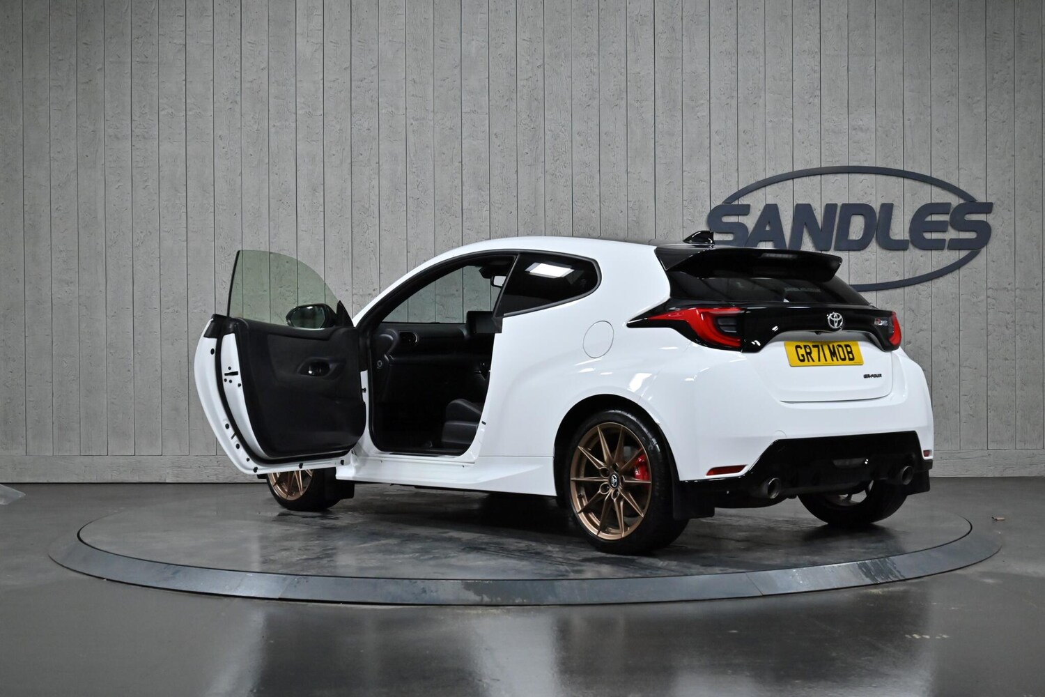 Used Toyota Yaris 2021 for sale - 77343802: Photo 11