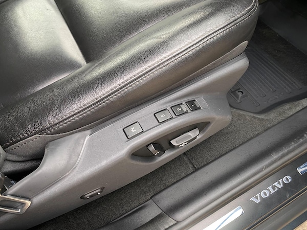Used Volvo XC60 2015 for sale - 76259328: Photo 24