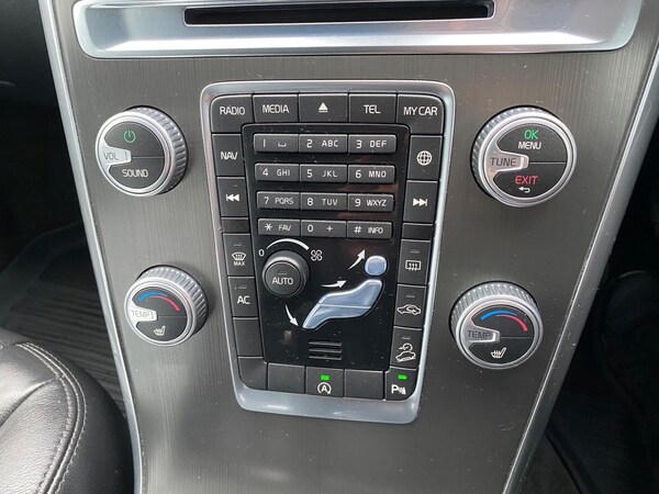 Used Volvo XC60 2015 for sale - 76259328: Photo 30